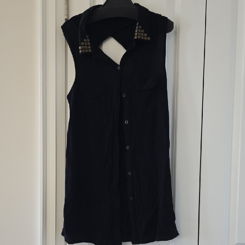 Forever 21 Black Collar detailed Open Back Sleeveless Shirt